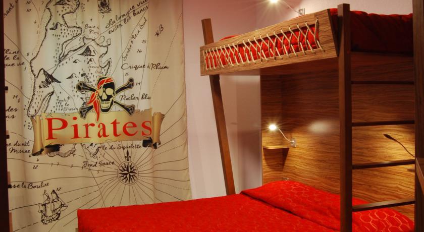 Hotel Du Parc - Pirates Chasseneuil-du-Poitou Room photo
