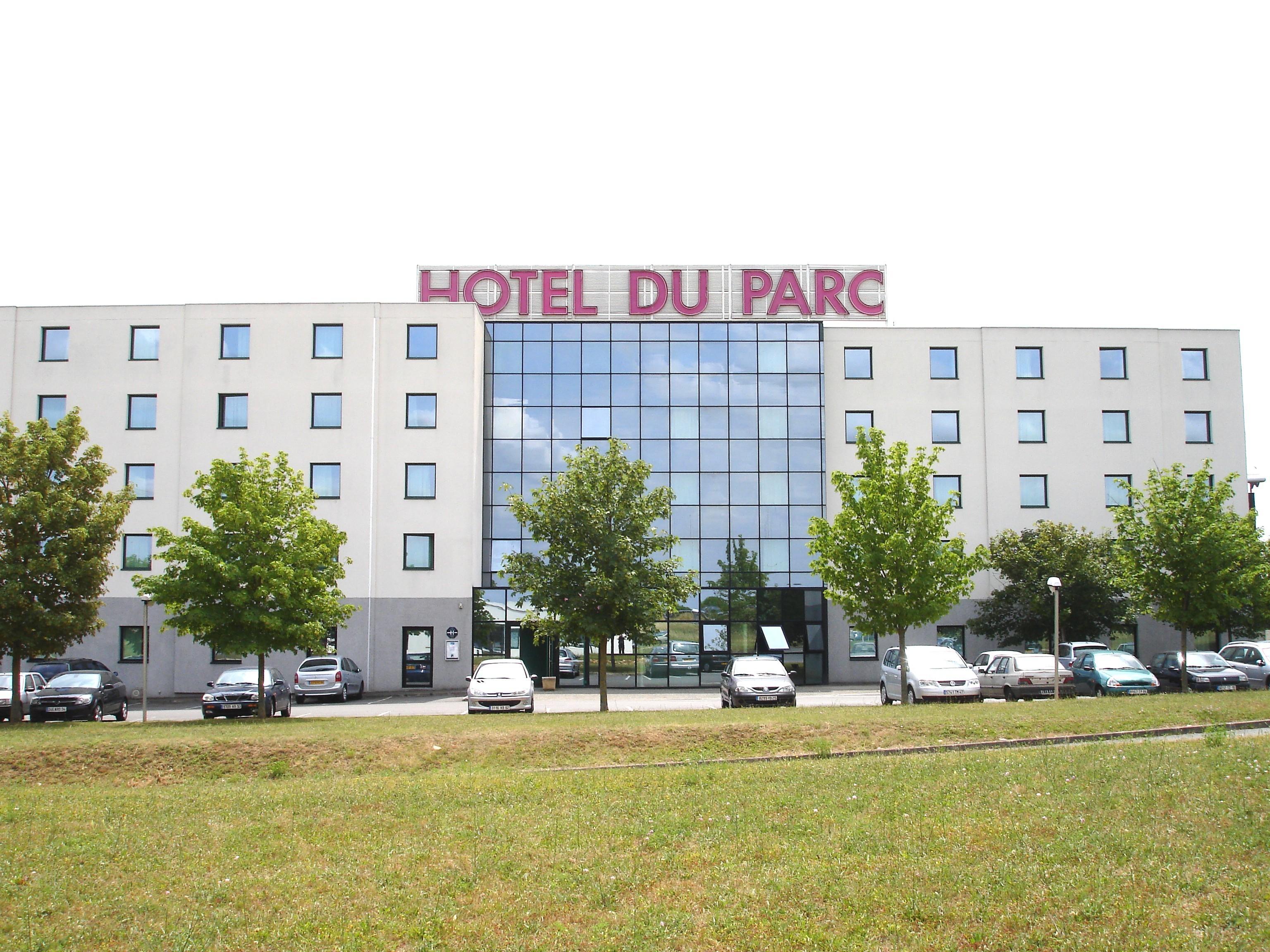 Hotel Du Parc - Pirates Chasseneuil-du-Poitou Exterior photo